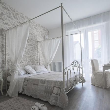 Lilly Chic Monza Bed and Breakfast Esterno foto